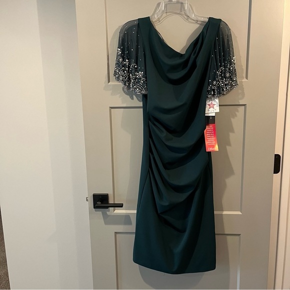 NWT Betsy & Adam 8 Emerald Green Beaded-Sleeve Sheath Cocktail Holiday Dress - Picture 2 of 8